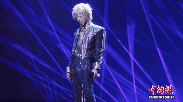 艺术装置、美食售卖、游戏互动 华晨宇南京演唱会打造新体验
